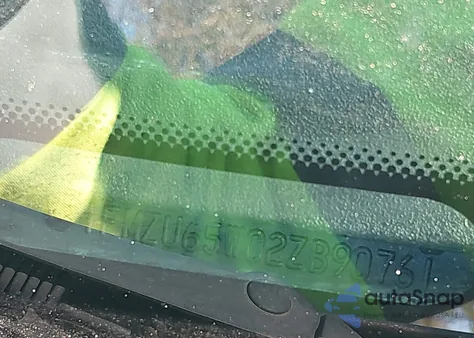 2002 Ford Explorer Limited z USA, uszkodzony, nr VIN 1FMZU65W02ZB90761